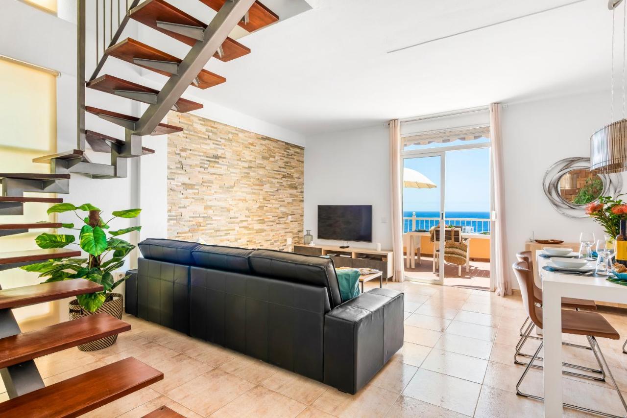 Beachfront Triplex With Swimming Pool & Parking Radazul Exterior photo