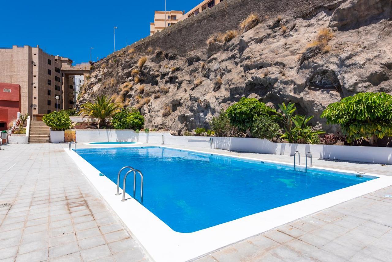 Beachfront Triplex With Swimming Pool & Parking Radazul Exterior photo