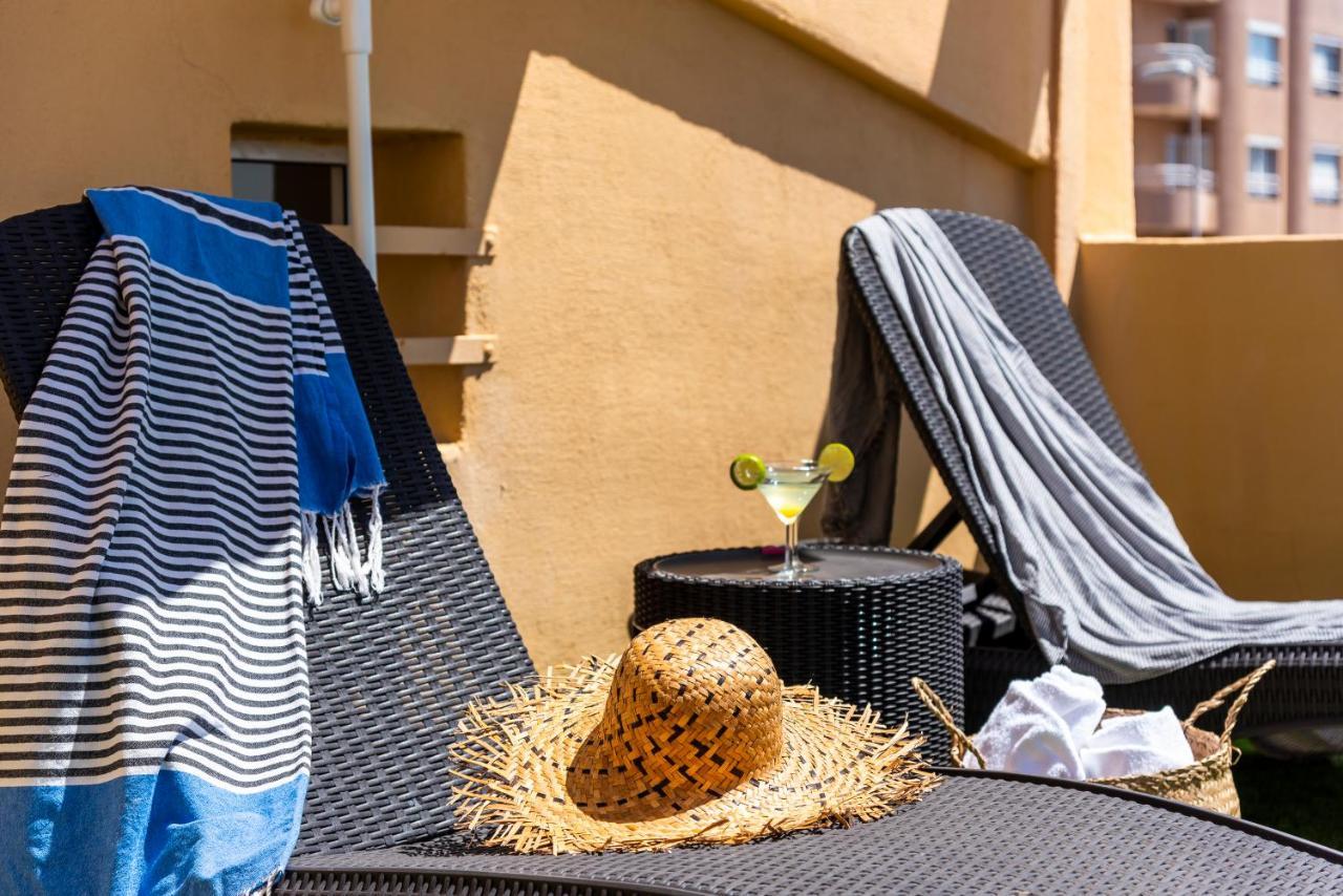 Beachfront Triplex With Swimming Pool & Parking Radazul Exterior photo